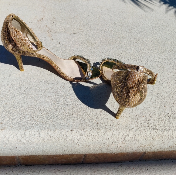 Gold snakeskin and rhinestone heel - Picture 11 of 16